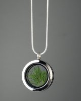 necklace with pine needles